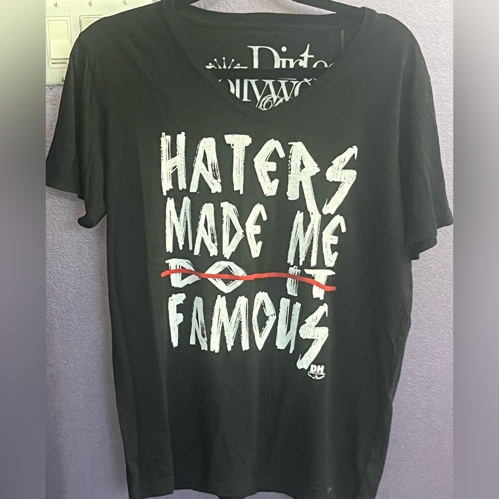 Dirtee Hollywood Men’s Black white T shirt short sleeve tee V neck California